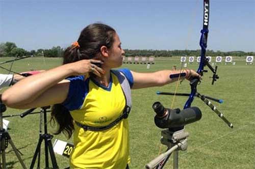 Ana Clara Machado, de 14 anos, garante a vaga na Argentina e se junta a Marcus Vinícius D'Almeida, classificado no Mundial / Foto: Divulgação CBTarco